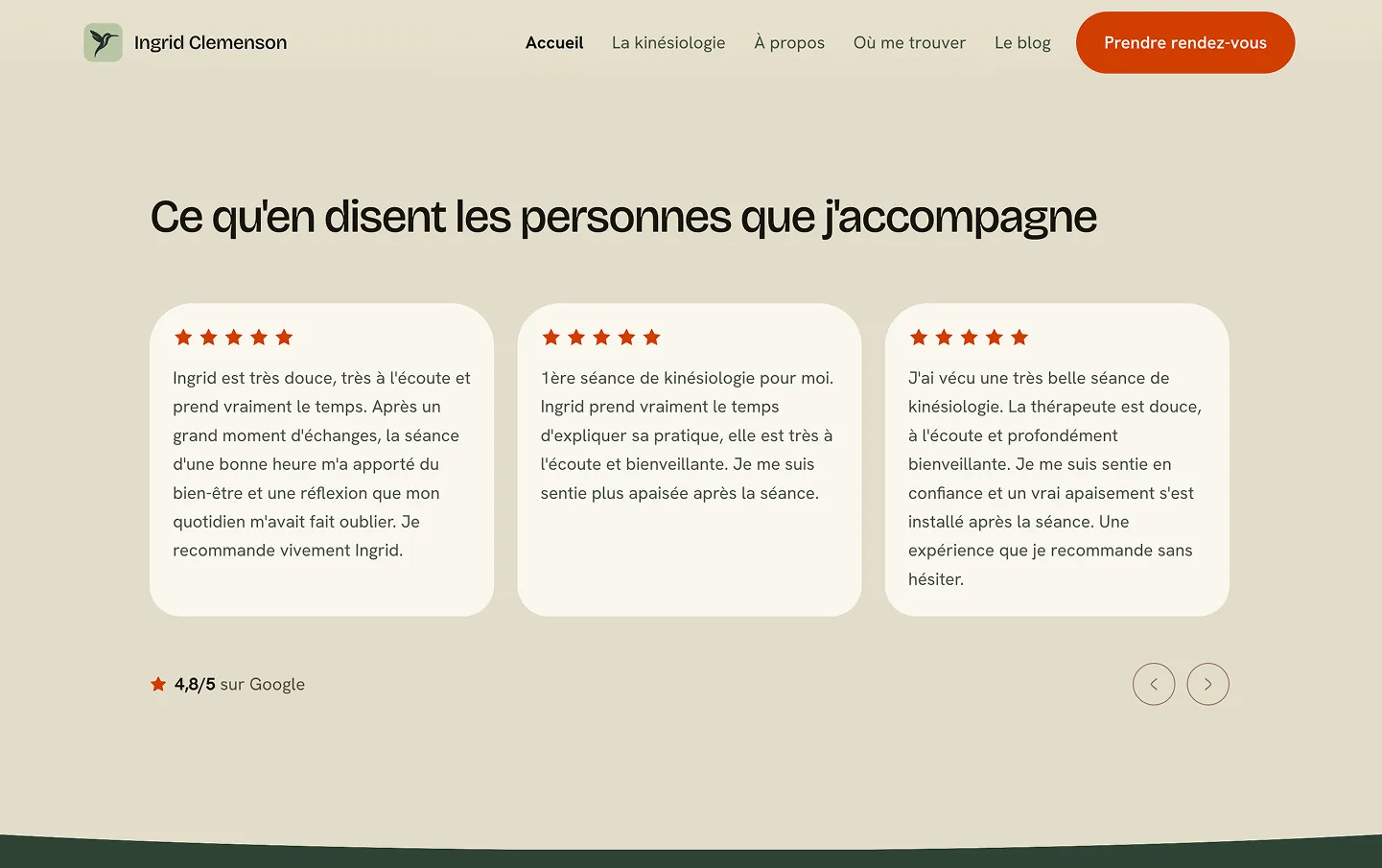 Les avis des personnes accompagnées, en trois cartes, avec la note Google.